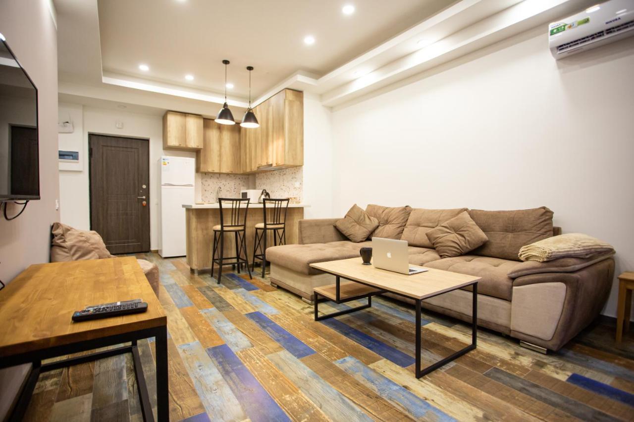 יירבאן Fantastic Apartments Near Republic Square, Perfect Location, Mystreet Company מראה חיצוני תמונה