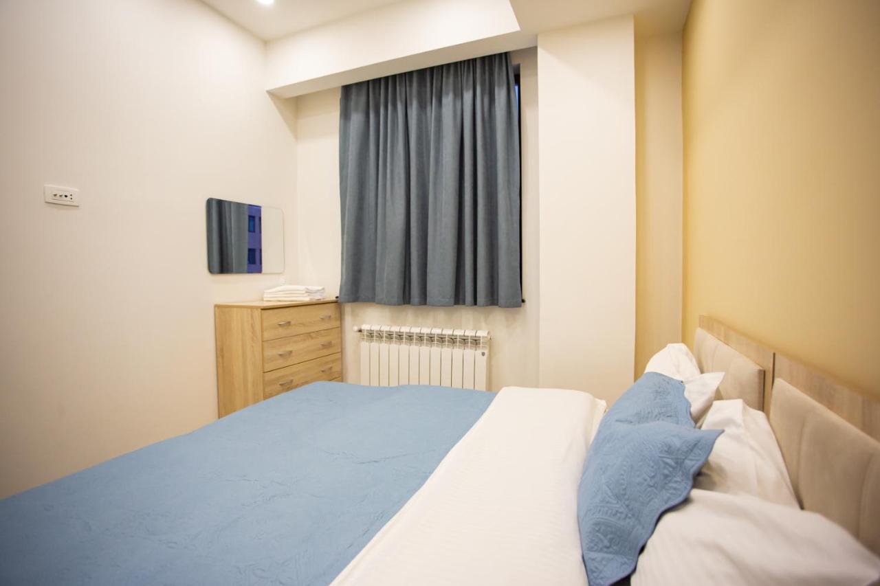 יירבאן Fantastic Apartments Near Republic Square, Perfect Location, Mystreet Company מראה חיצוני תמונה