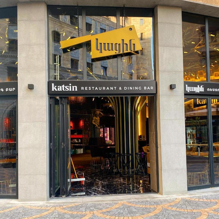 יירבאן Fantastic Apartments Near Republic Square, Perfect Location, Mystreet Company מראה חיצוני תמונה