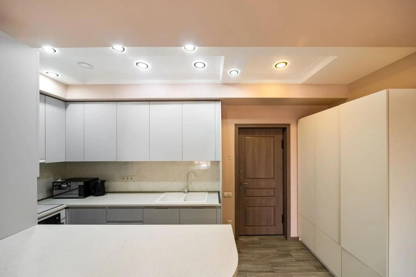 יירבאן Fantastic Apartments Near Republic Square, Perfect Location, Mystreet Company מראה חיצוני תמונה