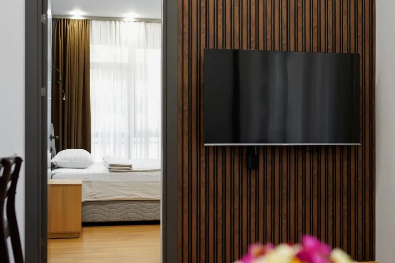 יירבאן Fantastic Apartments Near Republic Square, Perfect Location, Mystreet Company מראה חיצוני תמונה