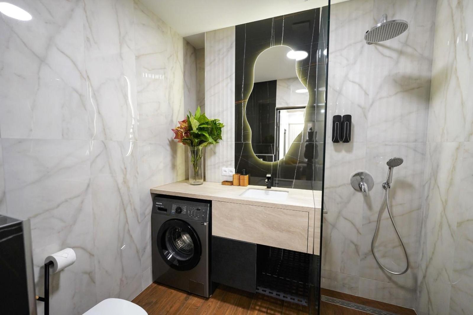 יירבאן Fantastic Apartments Near Republic Square, Perfect Location, Mystreet Company מראה חיצוני תמונה