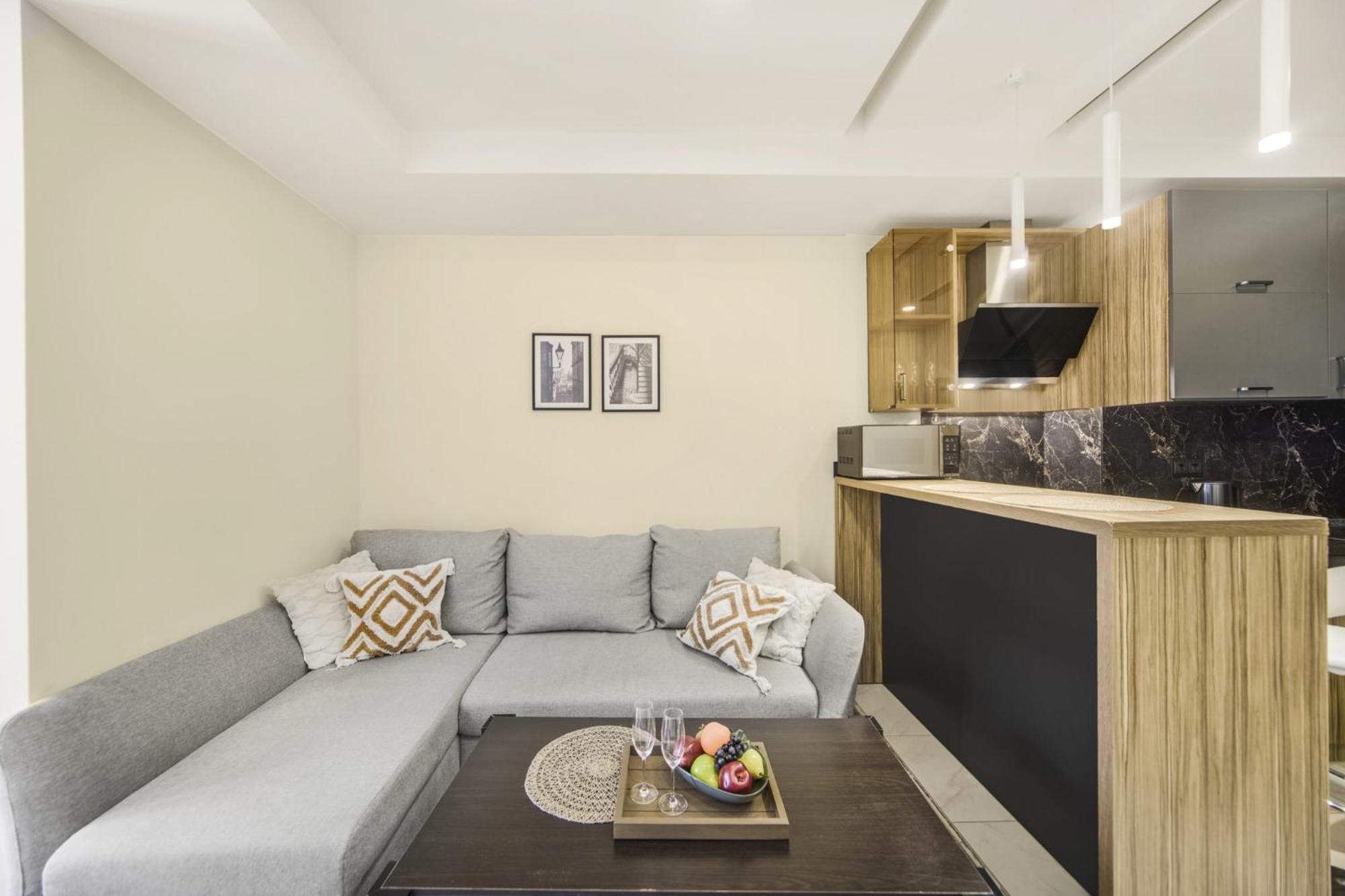 יירבאן Fantastic Apartments Near Republic Square, Perfect Location, Mystreet Company מראה חיצוני תמונה